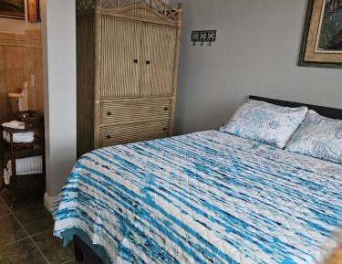 Queen Room with Pool View