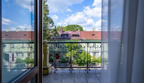 Queen Room with Balcony