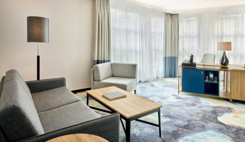 Studio Suite, Executive lounge access, Larger Studio, Sofa bed