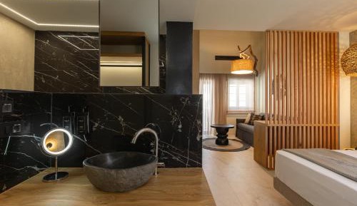 Premium Junior Suite with Indoor Jetted Tub