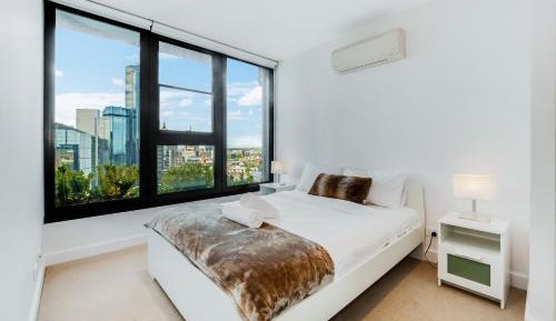 Two-Bedroom apartment with Balcony and City View