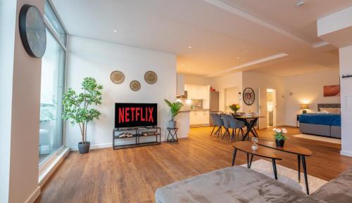 Deluxe Apartment