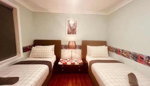 Standard Twin Room with Shared Bathroom