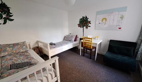 Twin Room with Private External Bathroom