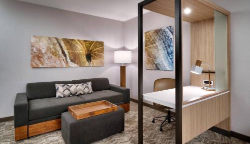 King Suite with Trundle Bed