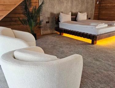 Suite with Mountain View