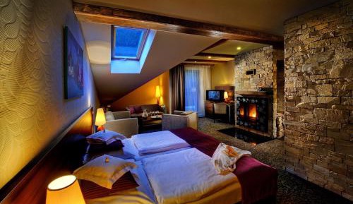 Deluxe Family Room