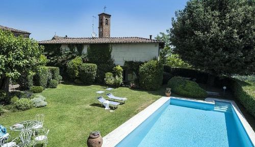 Villa with Garden View