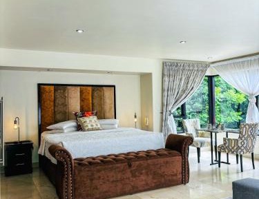 Superior King Room