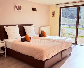 Twin Room with Mountain View