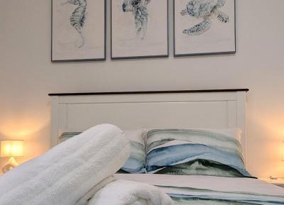 One-Bedroom Apartment - Sea Side