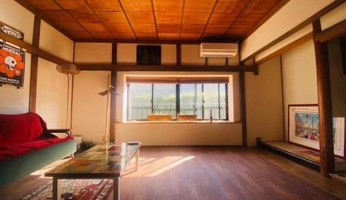 Single Room with Shared Bathroom