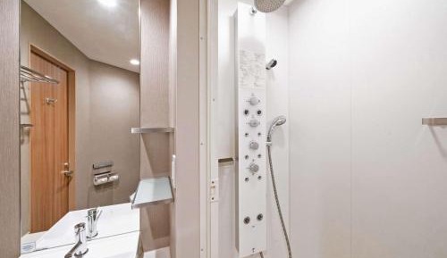 Standard Twin Room 1 - Non-Smoking