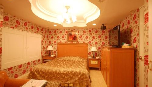 Standard Queen Room