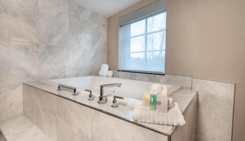 King Room with Whirlpool