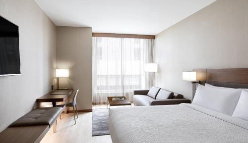 King Room with Sofa Bed - Hearing Accessible