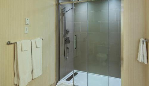 Executive Queen Room