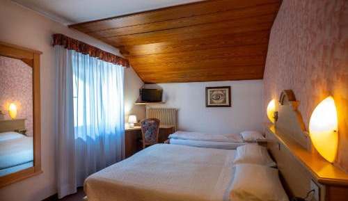 Economy Triple Room