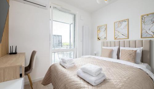 Studio Apartment with Balcony