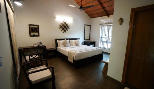 Deluxe Queen Suite