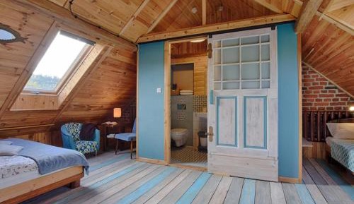 Quadruple Room with Private Bathroom