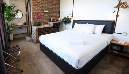Deluxe King Room