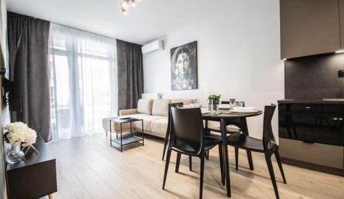 One-Bedroom Apartment with Terrace