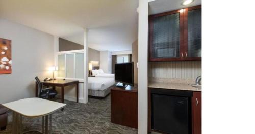 Queen Suite with Two Queen Beds