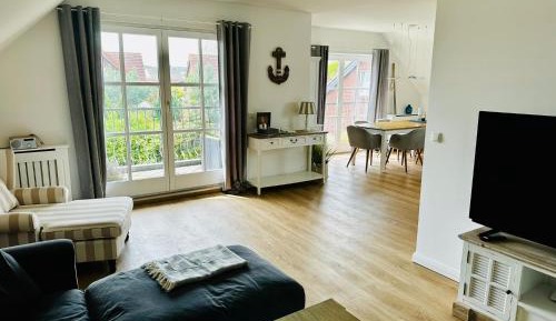 Deluxe Two-Bedroom Apartment with Garden View