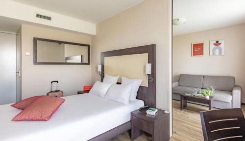 One Bedroom Apartment