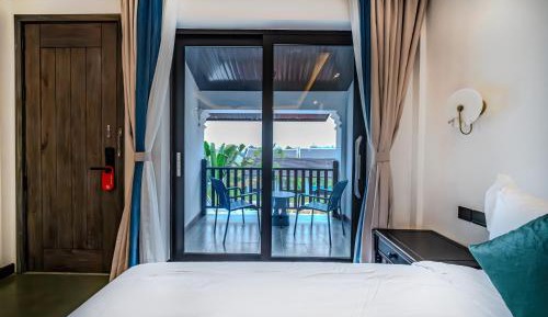 Deluxe Double or Twin Room with Balcony