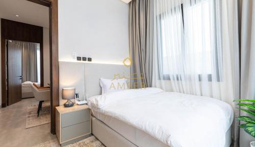 Three-Bedroom Apartment with Balcony