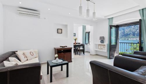 One-Bedroom Apartment with Balcony and Sea View