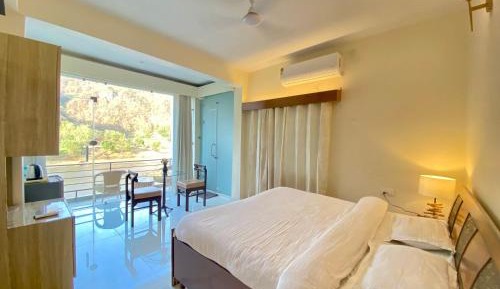 Deluxe Double Room with Balcony
