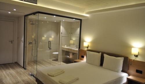 Double Room with Balcony and Sea View