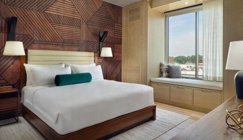 One-Bedroom King Suite with City View