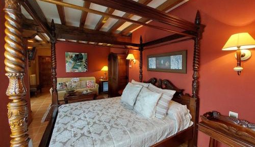 One-Bedroom Queen Suite