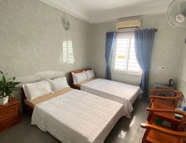Deluxe Room (2 Adults + 1 Child)