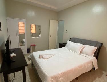 Deluxe Queen Suite