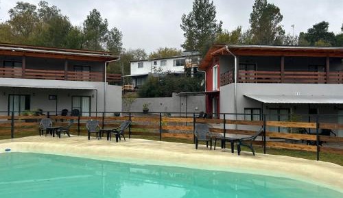 Apartment with Pool View 