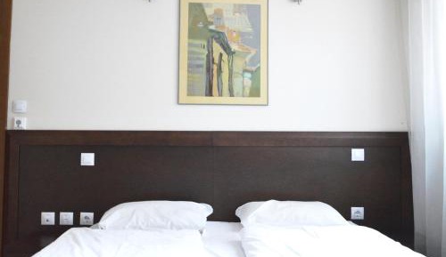 Two-Bedroom Apartment with Balcony - Free Spa Access