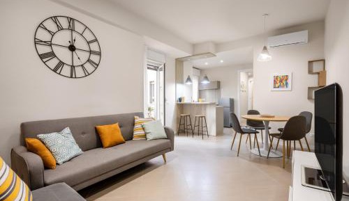 Two-Bedroom Deluxe Apartment with Balcony