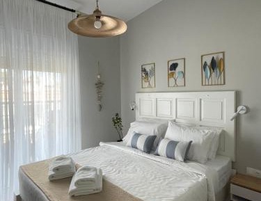 Two-Bedroom Deluxe Apartment with Balcony