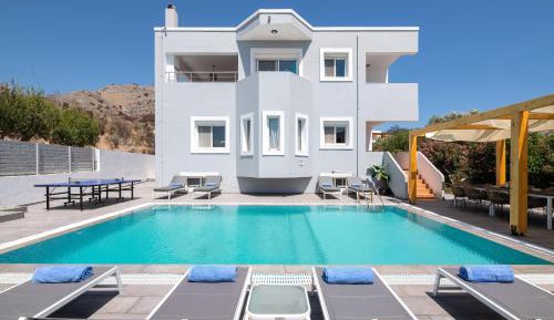 Villa with Private Pool and Hot Tub