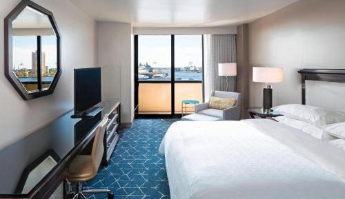 Guest room, 1 King, Harbor view
