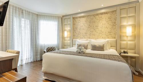 King Room with Balcony
