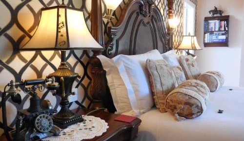 Superior Social Distancing King Double Room