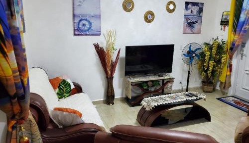 Deluxe Two-Bedroom Apartment with Garden View