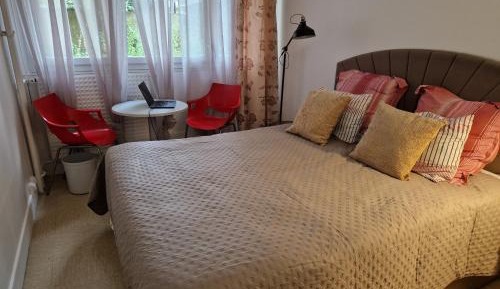 Deluxe Queen Room