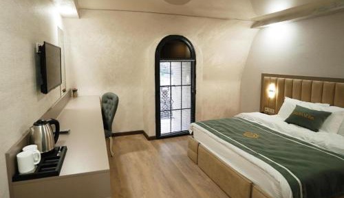 Queen Room